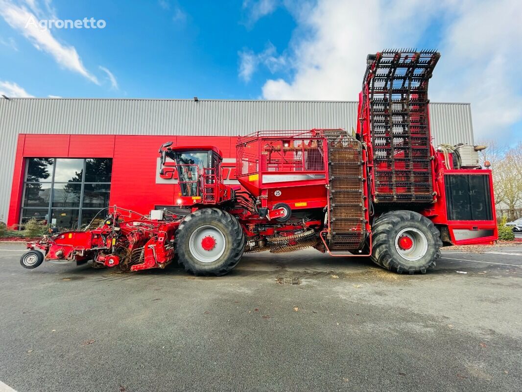 Holmer T4-30 beet harvester