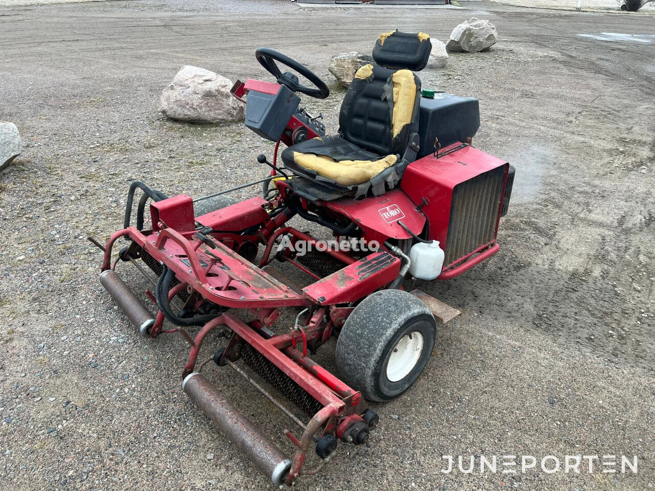 Toro 3000 D lawn tractor