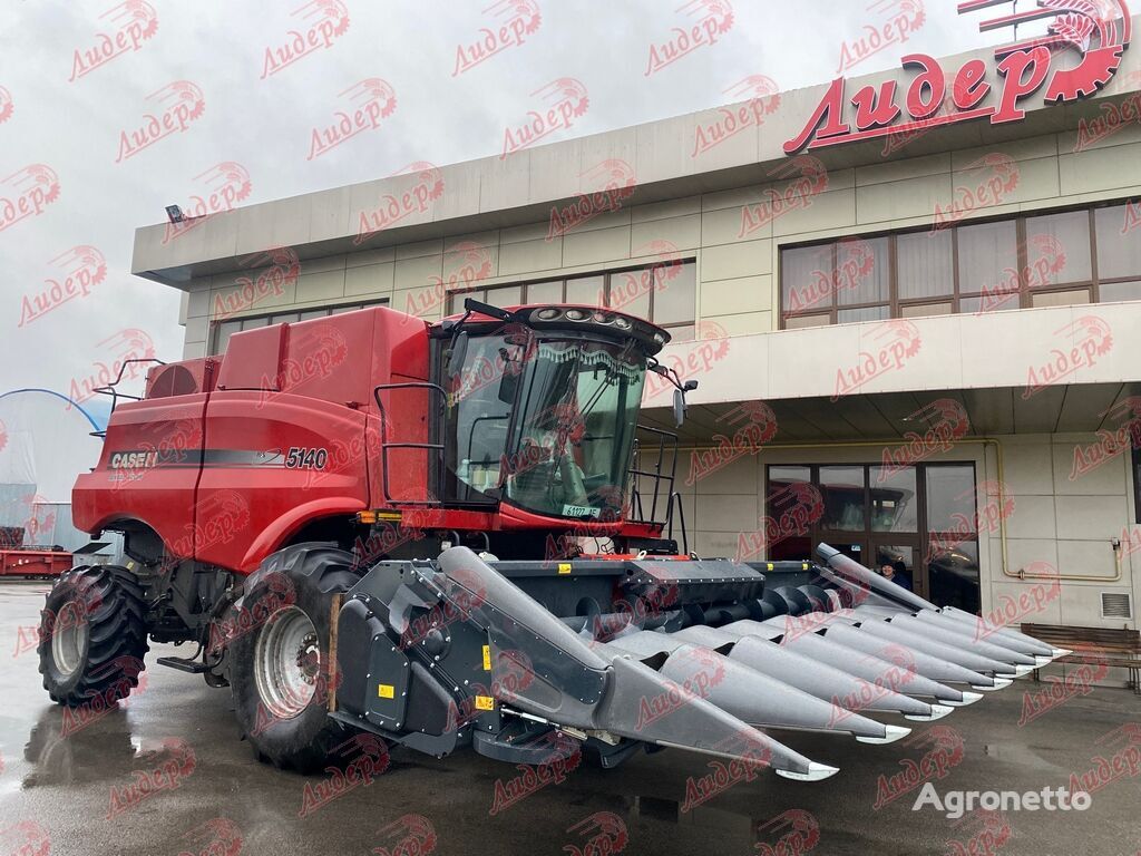 Case IH 5140 grain harvester