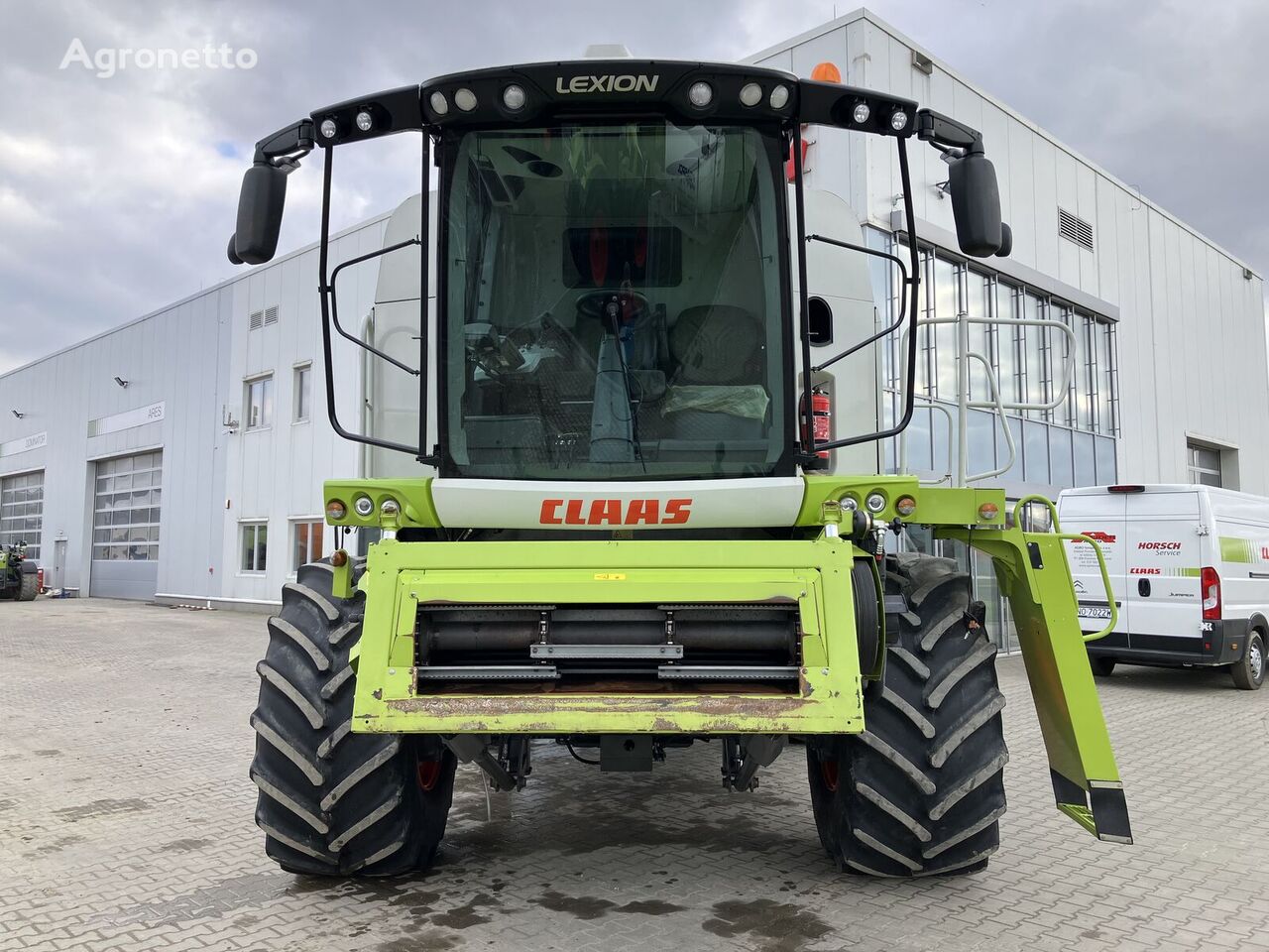 Claas LEXION 650 grain harvester