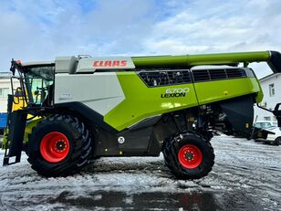 Claas LEXION 6700  grain harvester