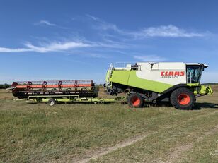 Claas Lexion 570 grain harvester