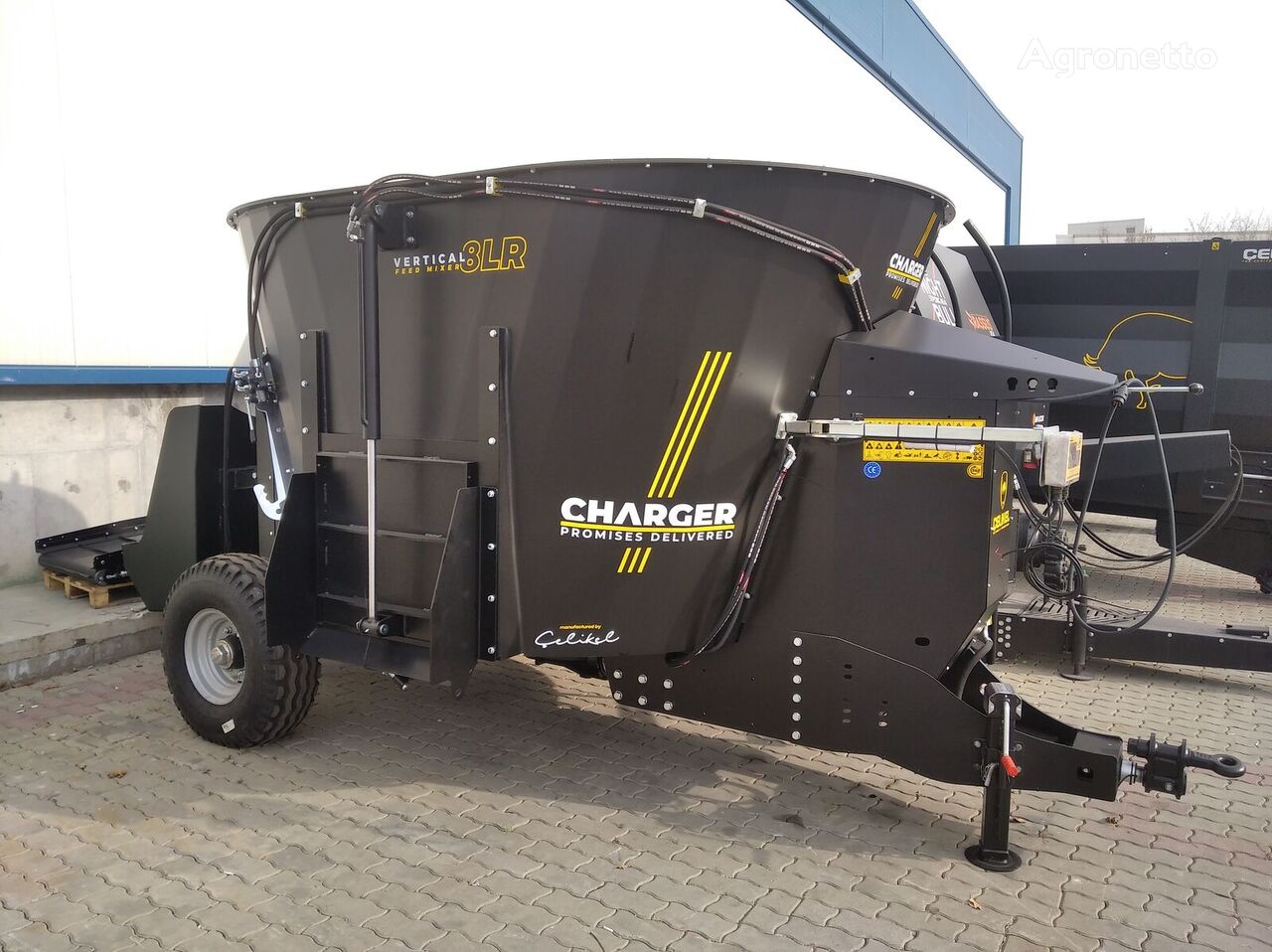 new Celikel CHARGER - VERTICAL FEED MIXER- 8 M3