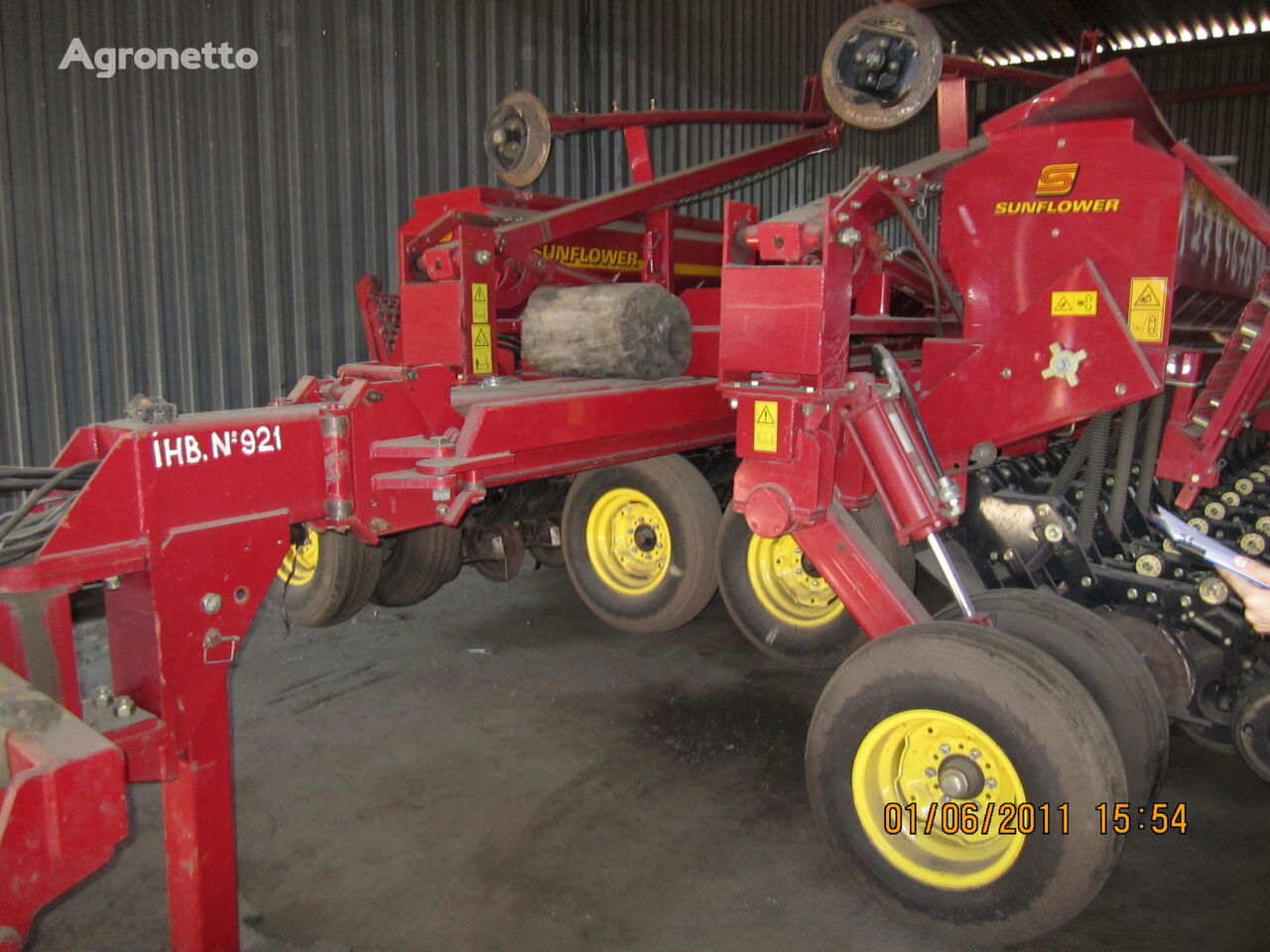 Sunflower 9433-40 mechanical precision seed drill