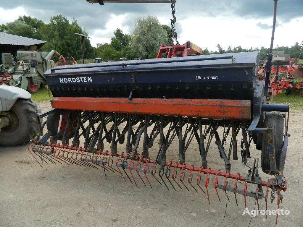 Doublet-Record 3 mechanical seed drill
