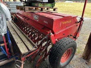 Taarup KMA mechanical seed drill