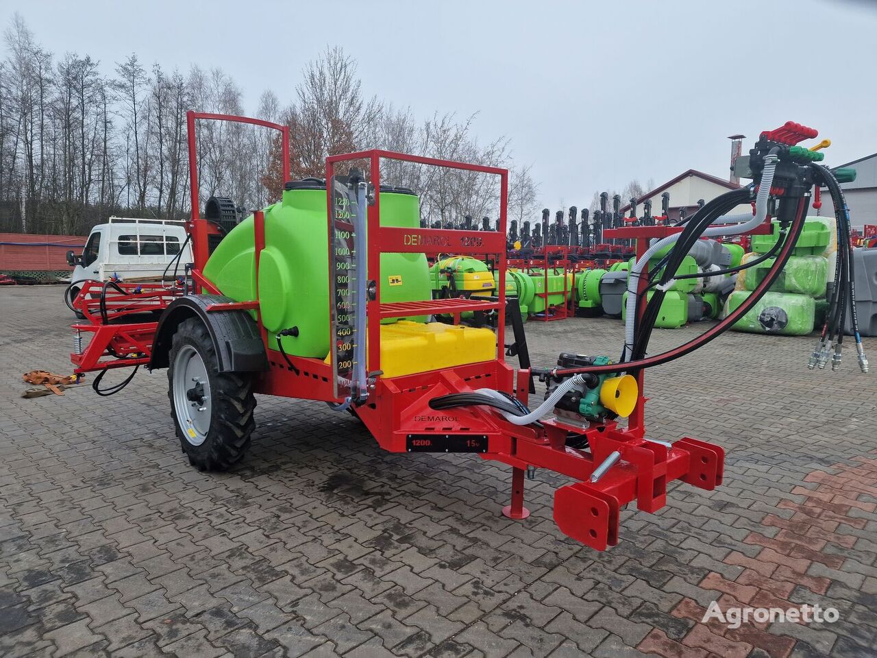Opryskiwacz polowy przyczepiany 1200 litrów lanca 12m other farm equipment