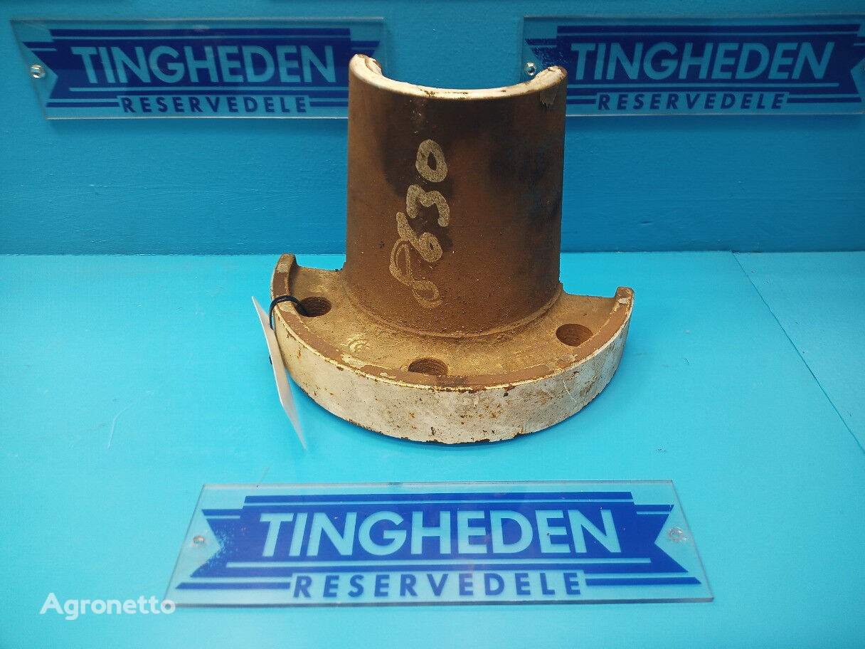 Ford 8630 wheel hub for Ford Ford 8630 wheel tractor