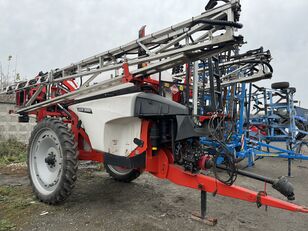 Kuhn Lexis 3000 trailed sprayer