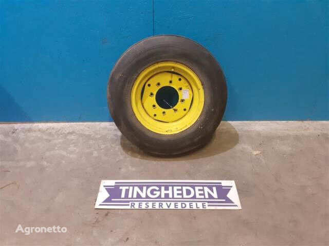 Dunlop 16" 7.50-16 wheel