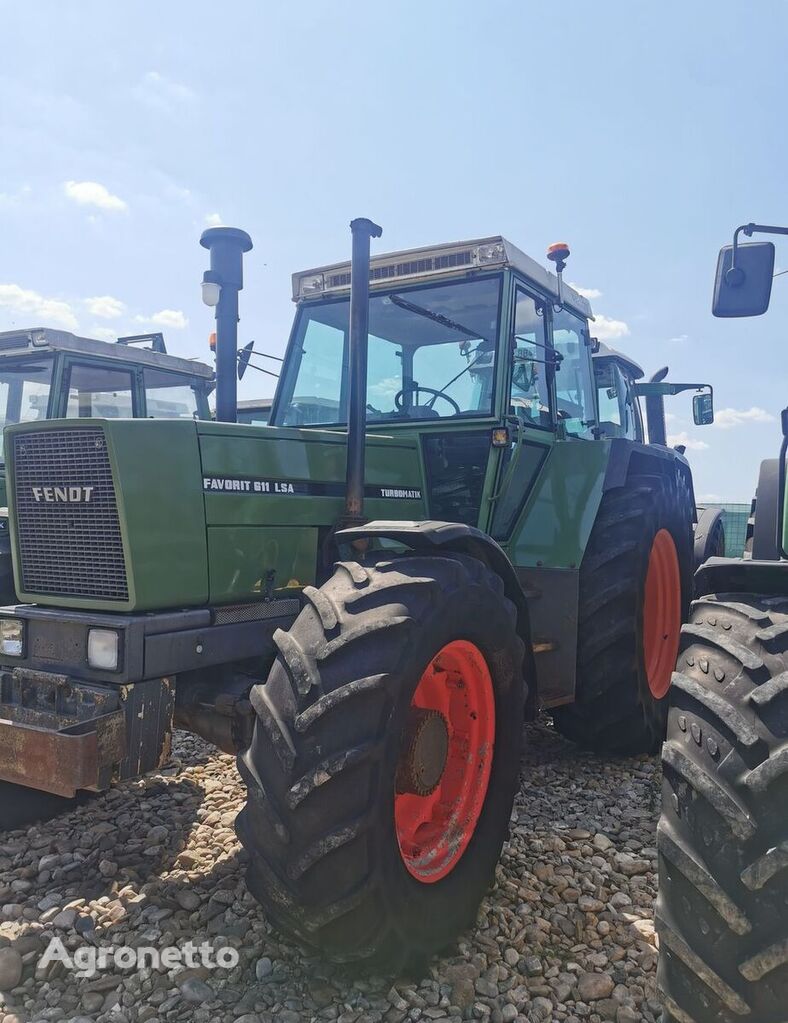 Fendt 611 wheel tractor