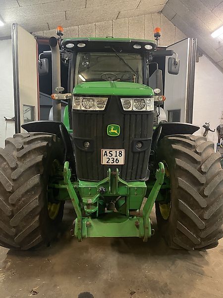 John Deere 7250R wheel tractor