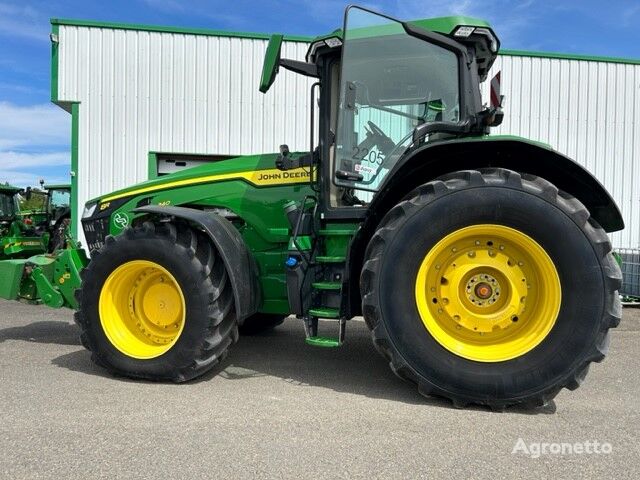John Deere 8R340 wheel tractor