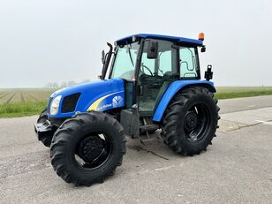 New Holland TL90 A wheel tractor
