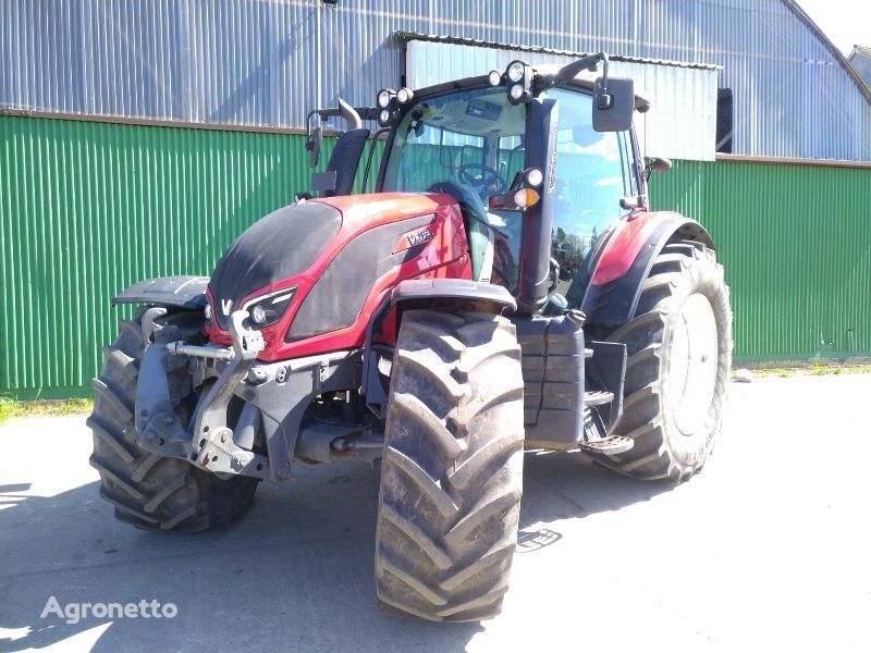Valtra N134 HiTec Unlimited wheel tractor